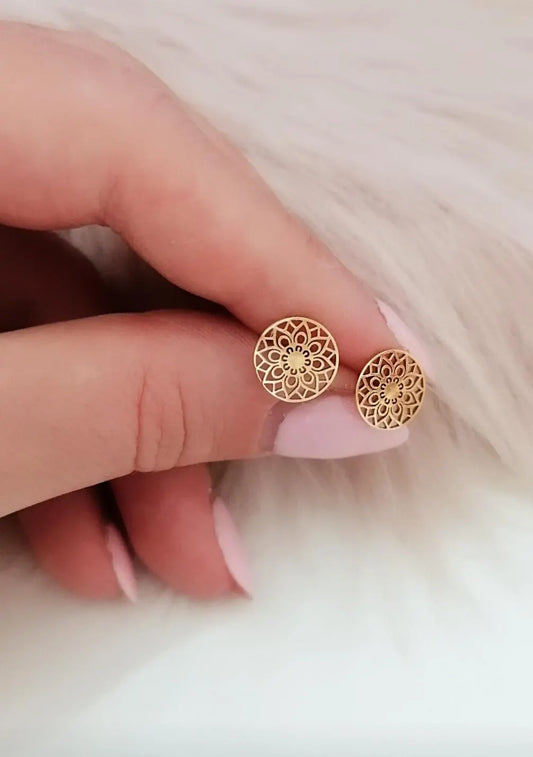 Gold Mandala Ohrstecker – Edelstahl, 9 mm | Boho Schmuck