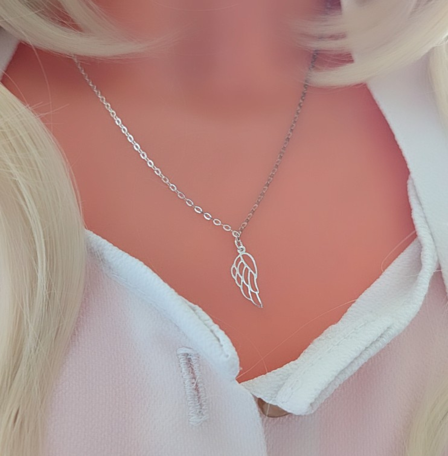 Engelsflügel Kette aus Edelstahl in Silber – filigrane Halskette mit Flügel Anhänger