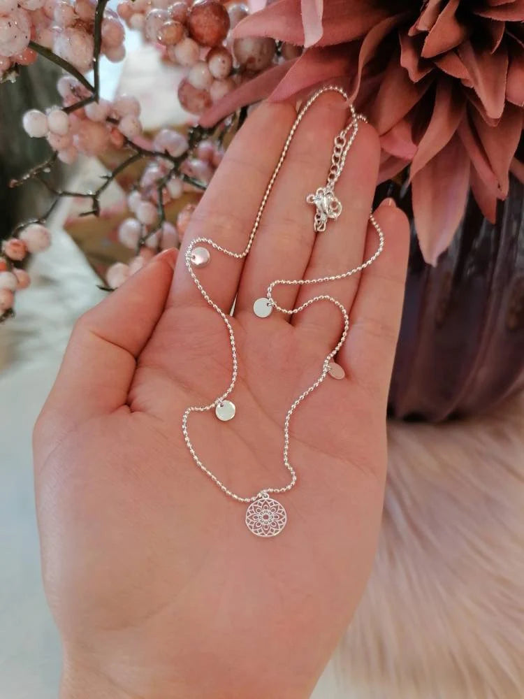 Halskette Plättchen „Mandala des Glücks“ Silber