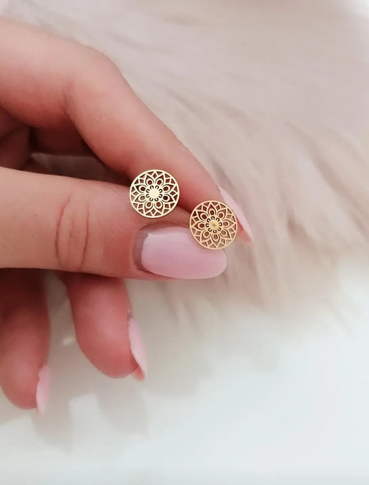 Gold Mandala Ohrstecker – Edelstahl, 9 mm | Boho Schmuck