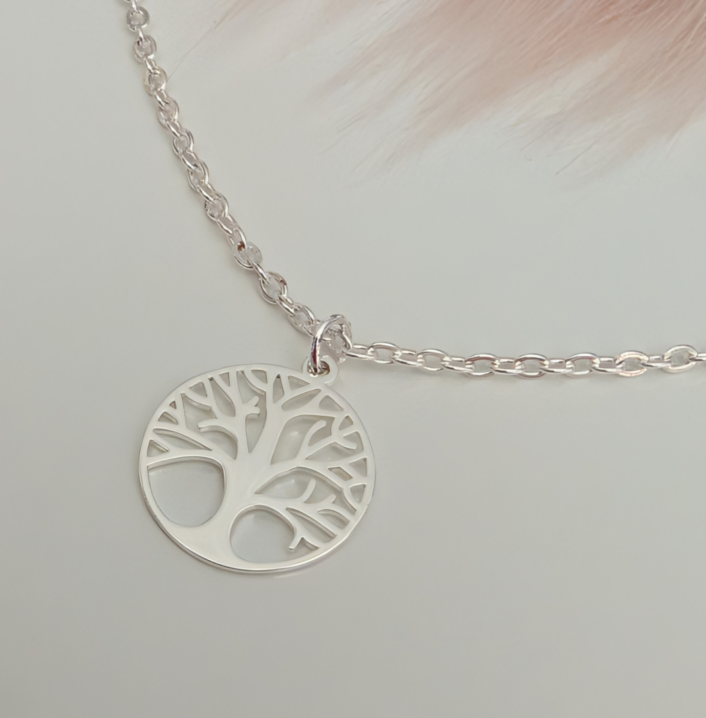 Lebensbaum Kette aus Edelstahl 999 fein versilbert – filigrane Halskette mit Baum Anhänger