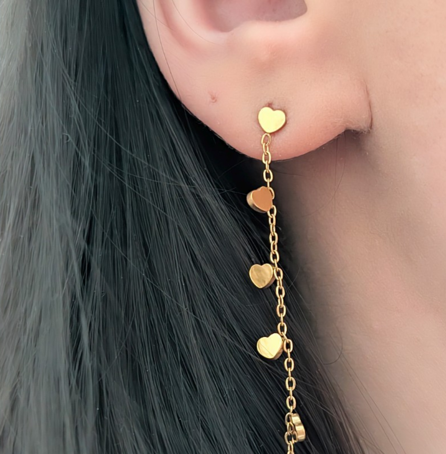 Hängende Ketten Ohrringe mit kleinen Herzen aus Edelstahl / Titan 14k Gold