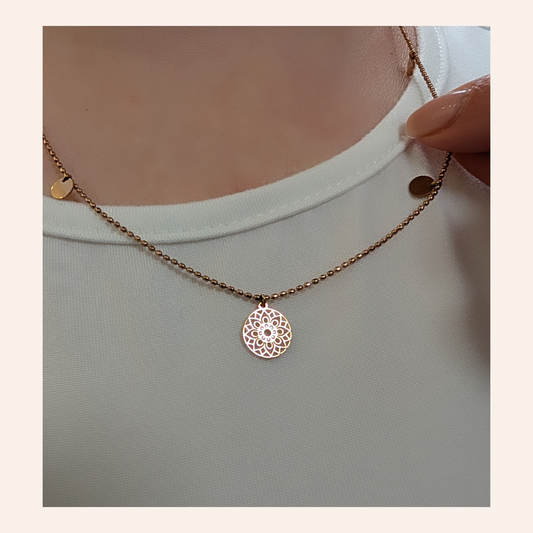 Halskette Plättchen „Mandala des Glücks“ Roségold