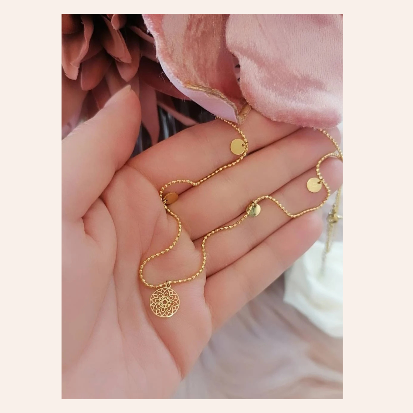 Halskette Plättchen  „Mandala des Glücks“ Gold