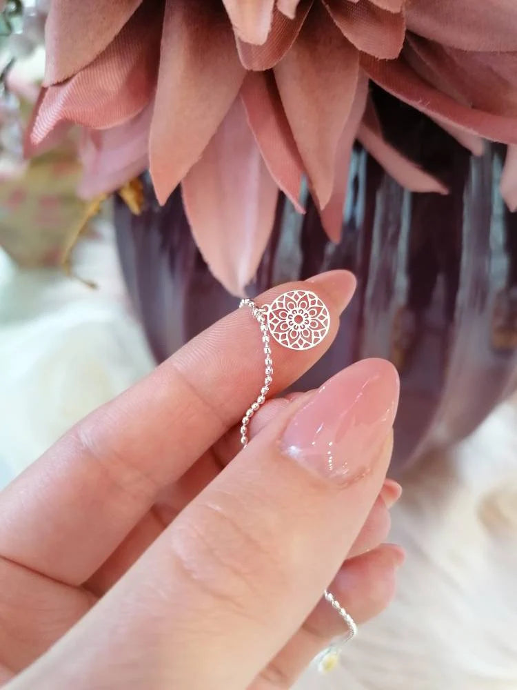 Halskette Plättchen „Mandala des Glücks“ Silber
